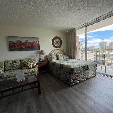 Tropical Studios At Marine Surf Waikiki - Free Parking - Best Location - Full Kitchen - Swimming Pool Гонолулу Экстерьер фото
